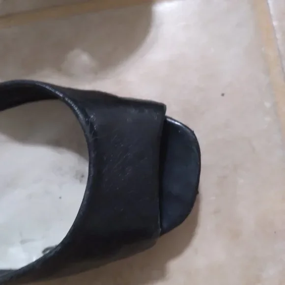 NINE WEST BLACK HEELS - Picture 4 of 4